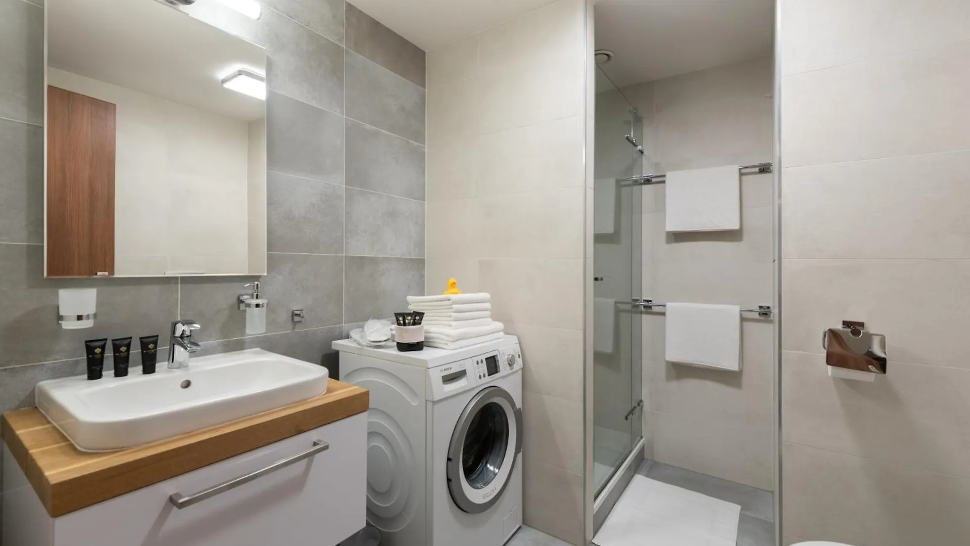 Luxury & Air-Conditioned Osko Apartment Near The City Center Praha